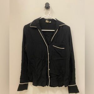 Gap pajama style black top